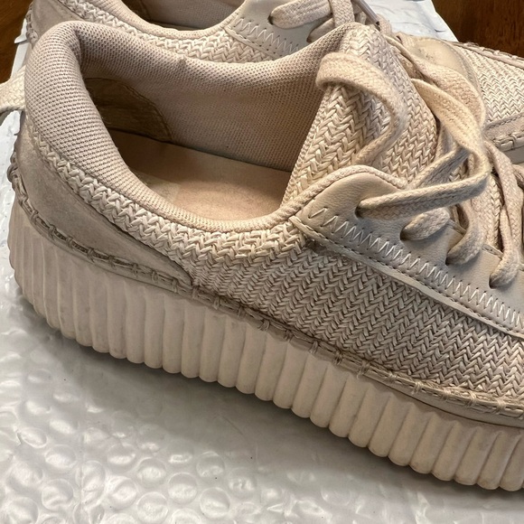 Dolce Vita Cream Chunky Platform Sneakers - Picture 5 of 12